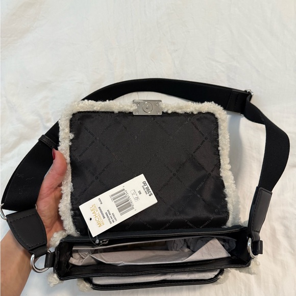 Michael Kors Bradshaw Medium Suede and Faux Shearling Messenger Bag - Picture 5 of 7